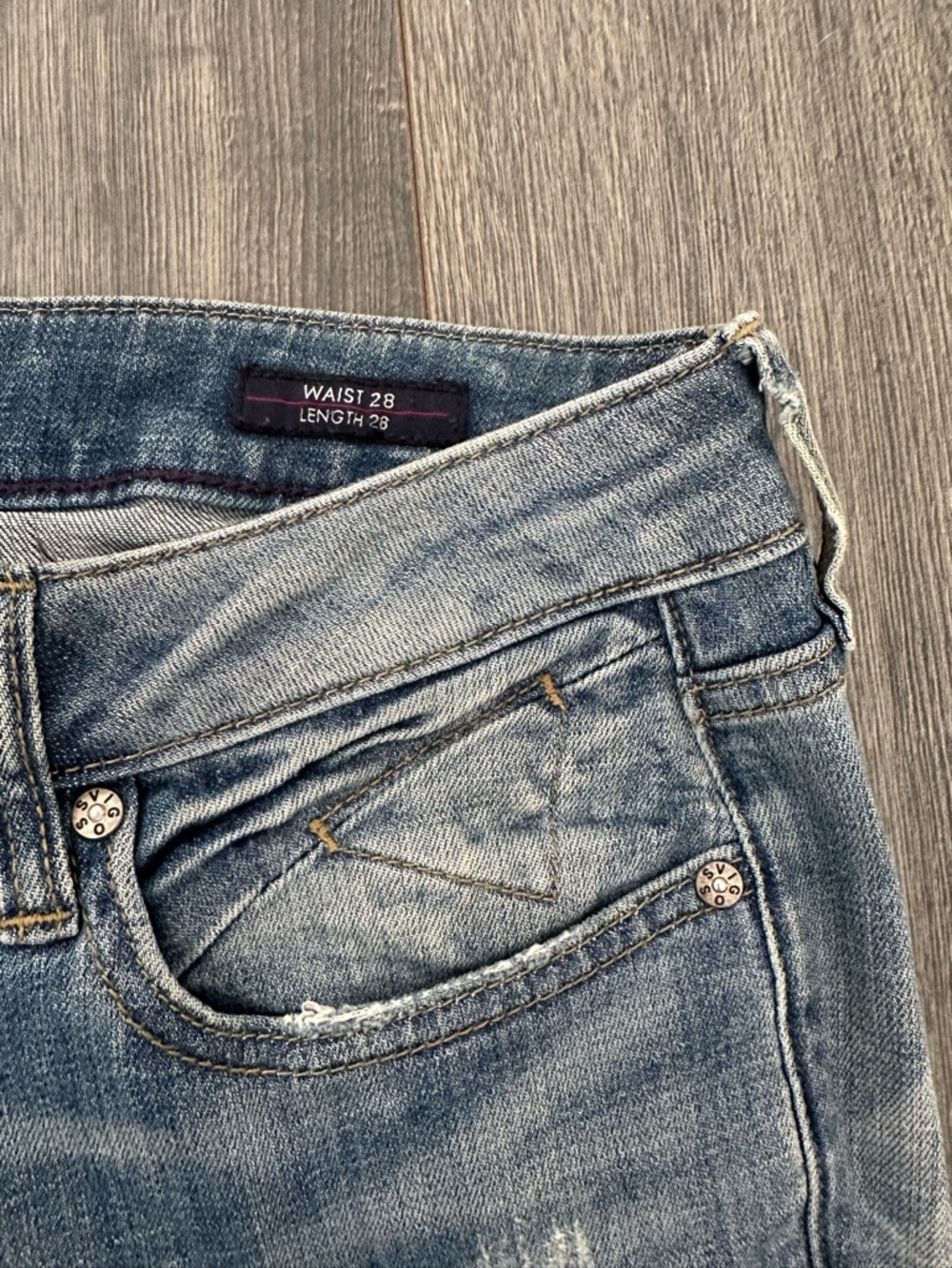 EUC Women’s Vigoss Distressed Light Blue Premium Denim Skinny Jeans Raw Hem 28 - Picture 8 of 14